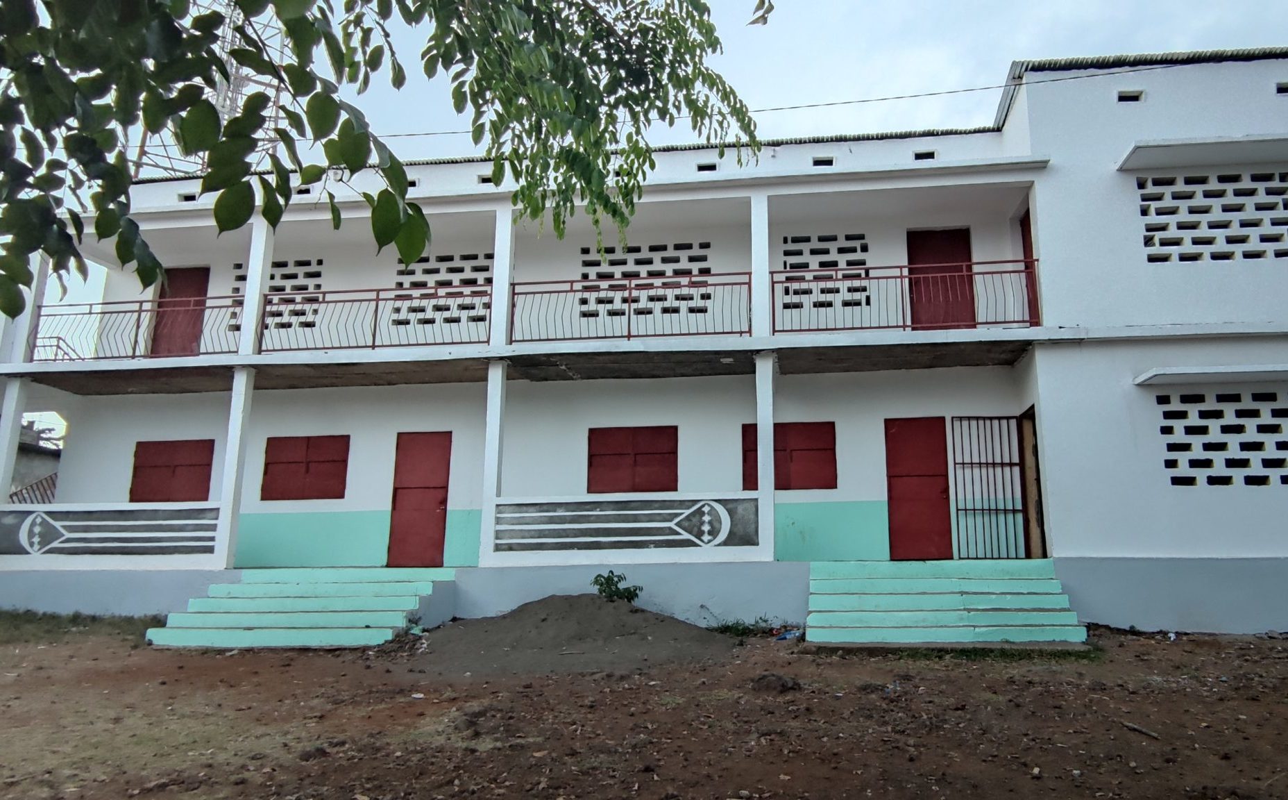 Ecole publique de Mbéni rénovée